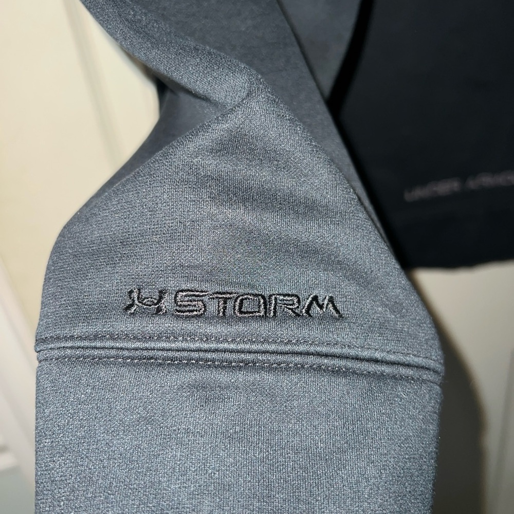Under Armour Men's Black and Gray Sweater - Picture 8 of 9